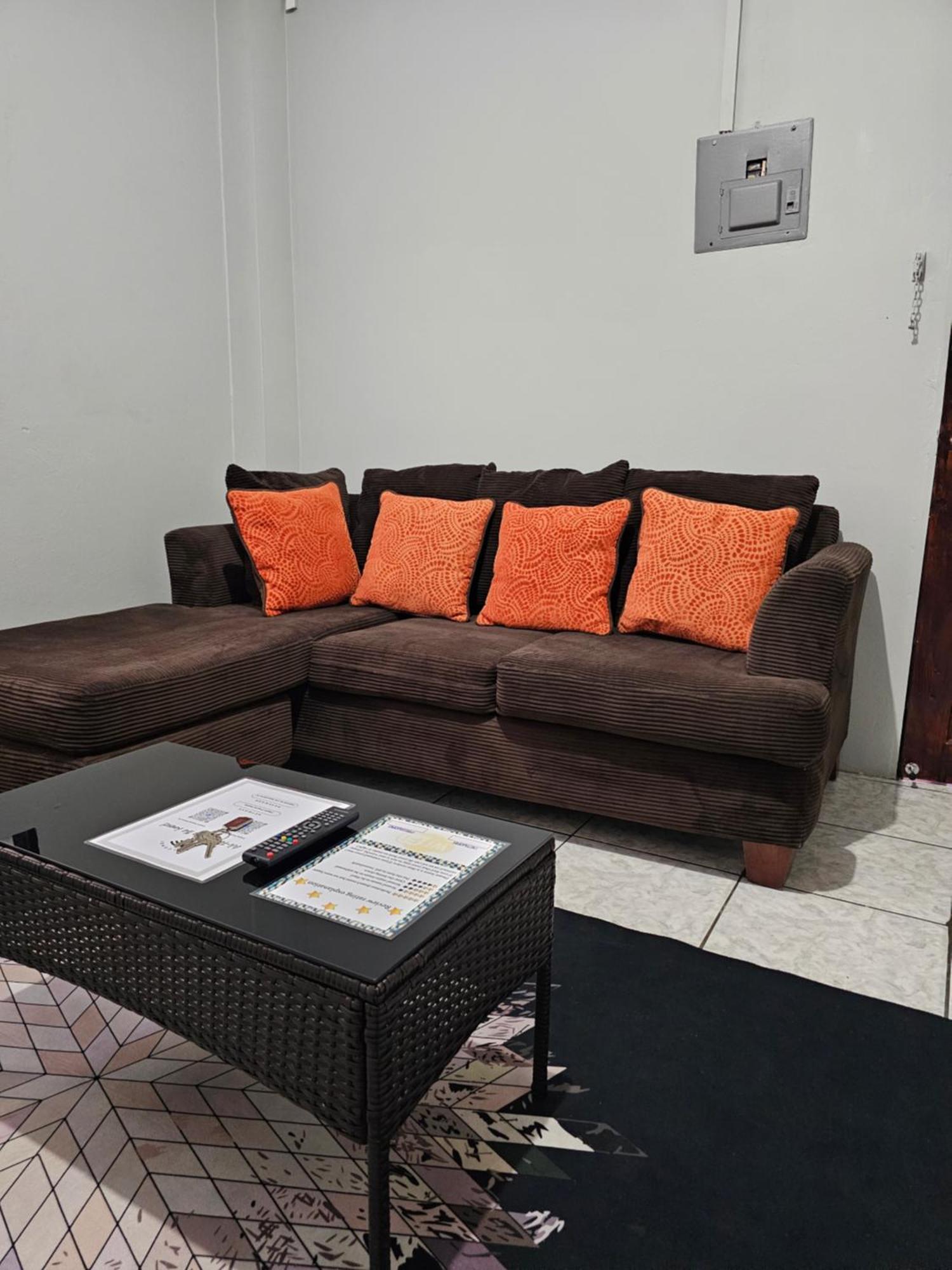2Br Apt In St Helena - 6Mins From The Airport Perfect For Short And Long Stays Piarco Luaran gambar