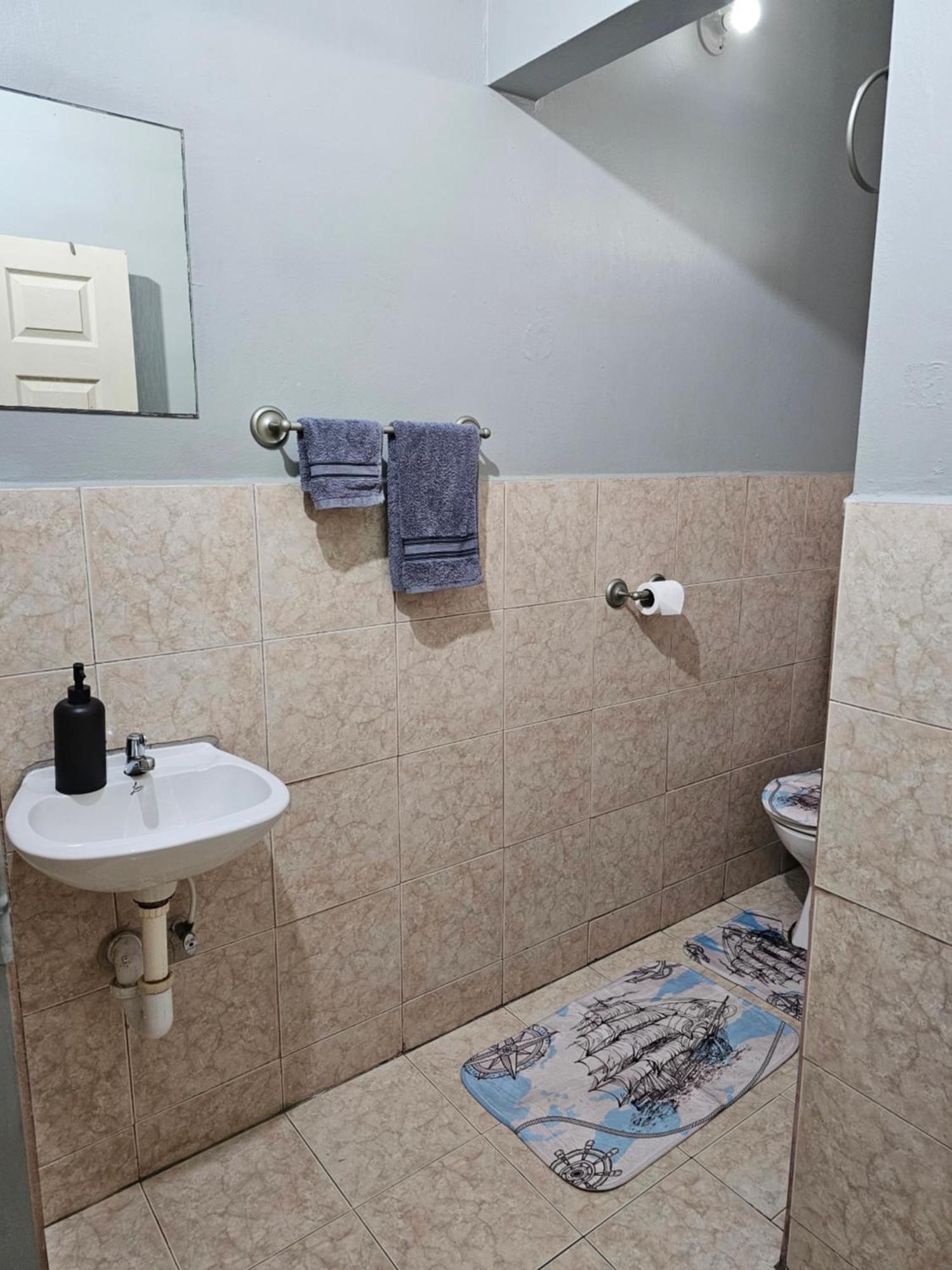2Br Apt In St Helena - 6Mins From The Airport Perfect For Short And Long Stays Piarco Luaran gambar